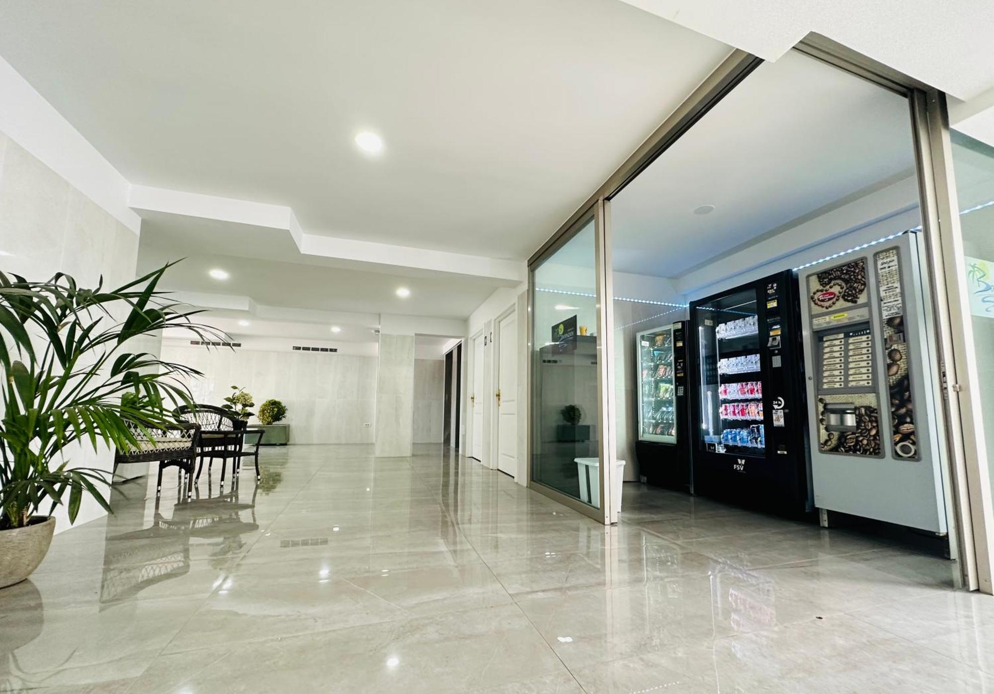 Apartamentos Borinquen Playa de las Americas  Bagian luar foto