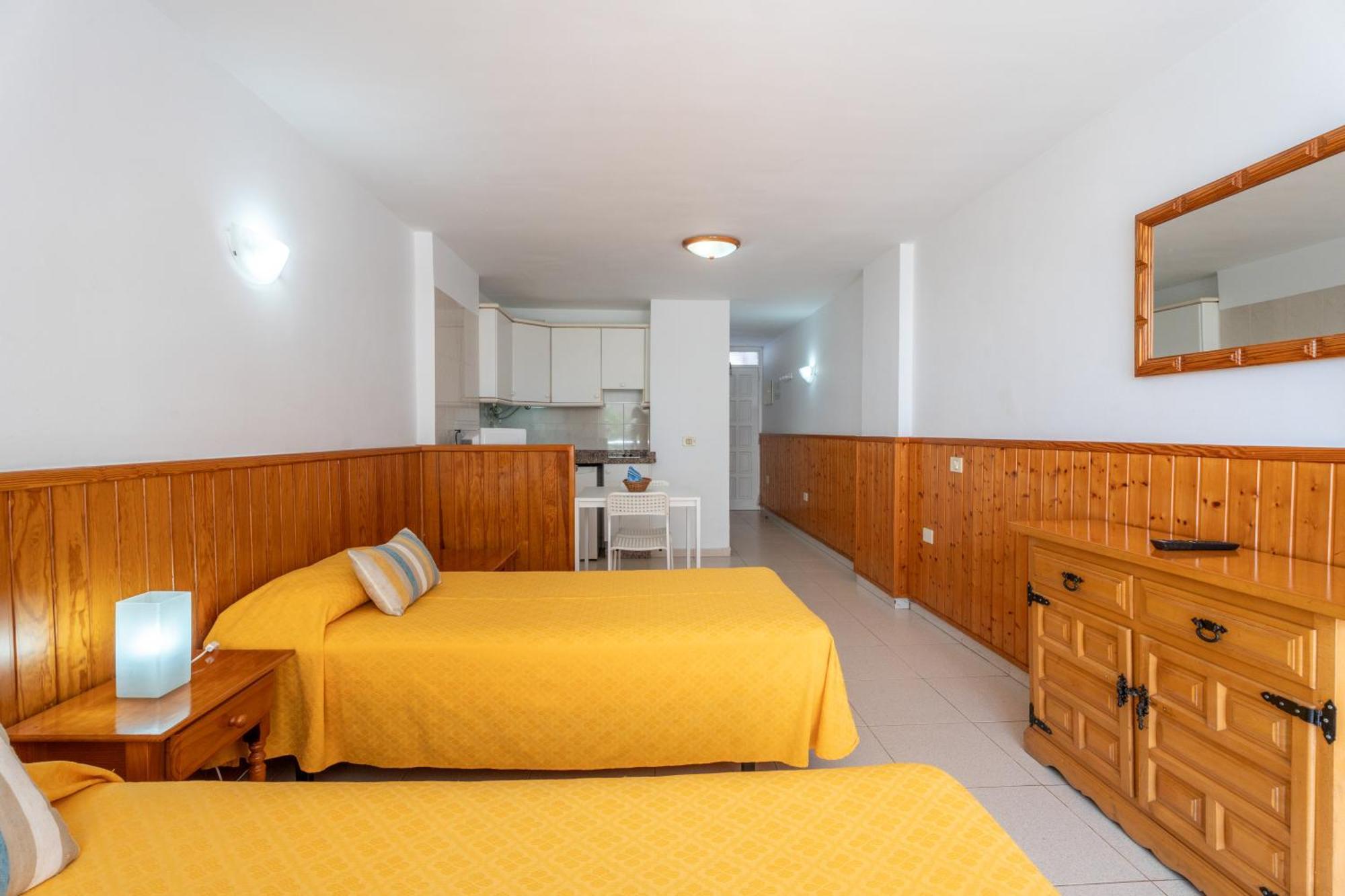 Apartamentos Borinquen Playa de las Americas  Bagian luar foto