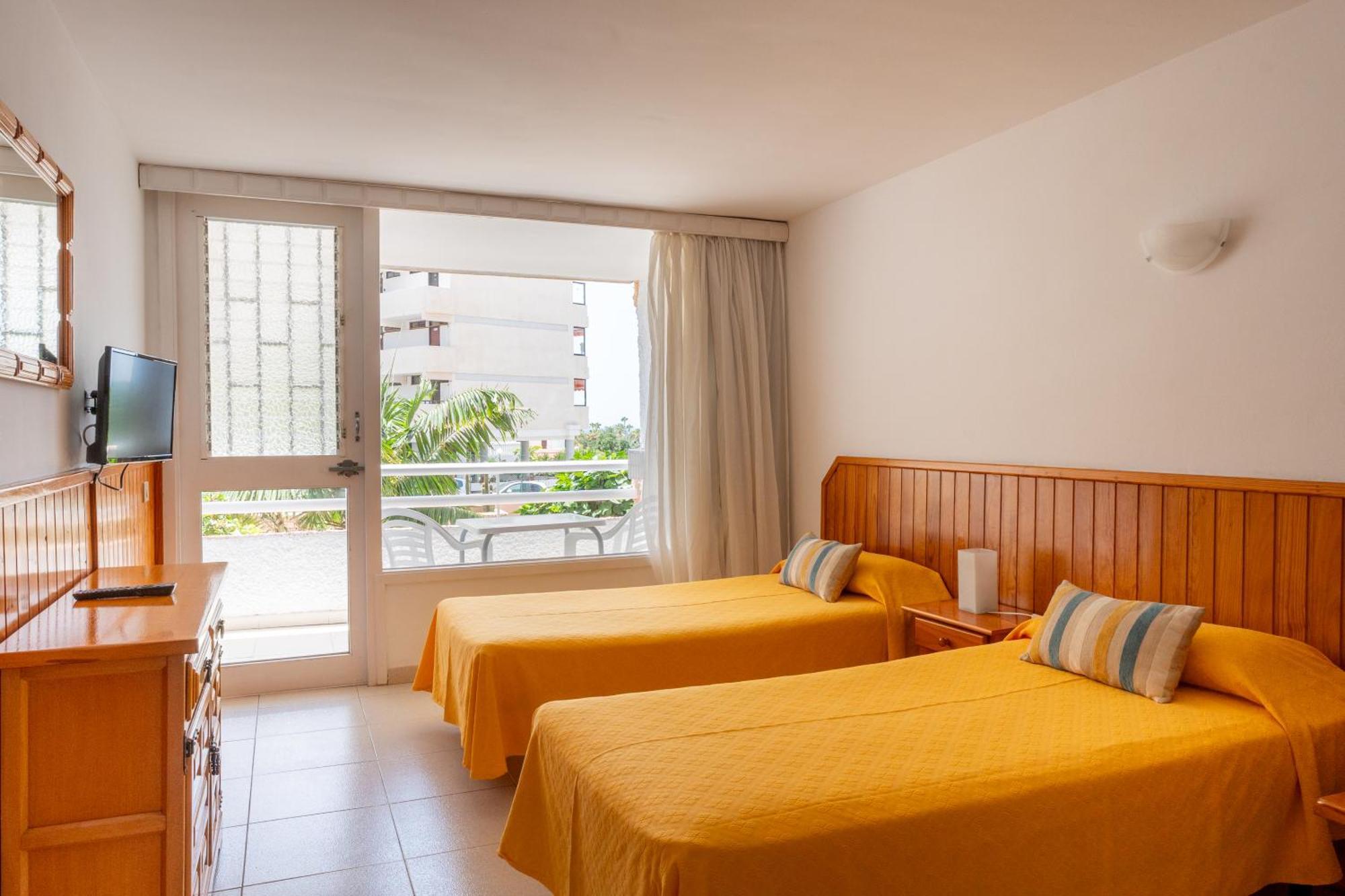 Apartamentos Borinquen Playa de las Americas  Bagian luar foto