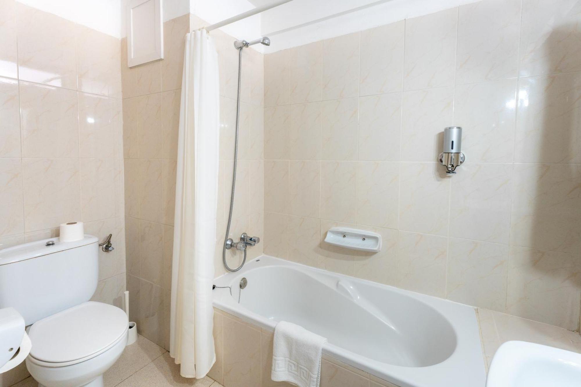 Apartamentos Borinquen Playa de las Americas  Bagian luar foto
